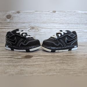 NIKE Infant Prestige III Sneakers